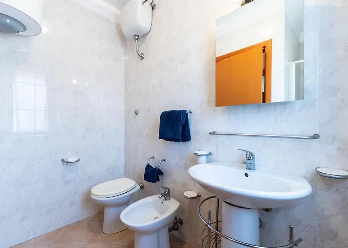 Апартаменти Cavour Codice E Віллазімьюс